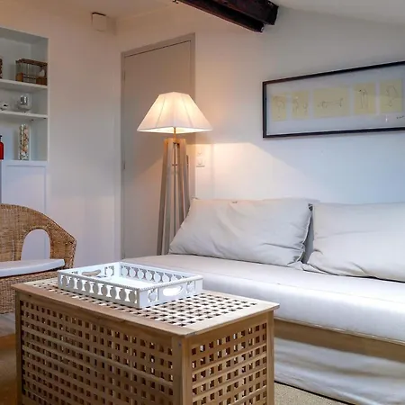 Les Appartements De Cyrano Bergerac Exterior photo