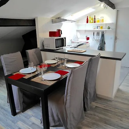 Les Appartements De Cyrano Bergerac Exterior photo
