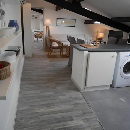 Les Appartements De Cyrano Bergerac Exterior photo