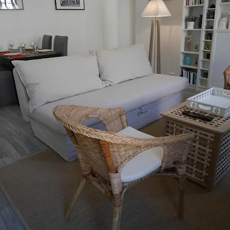 Les Appartements De Cyrano Bergerac Exterior photo