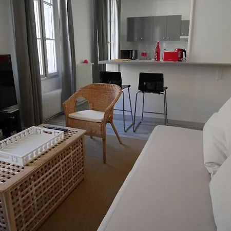 Les Appartements De Cyrano Bergerac Exterior photo